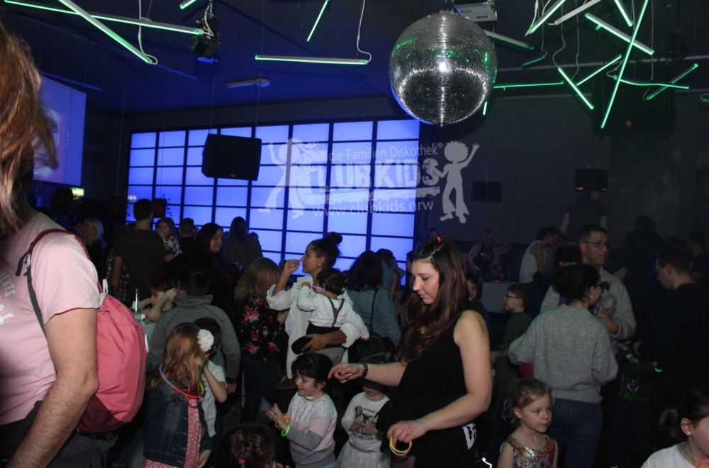 b12aClubKids die Familiendiskothek
