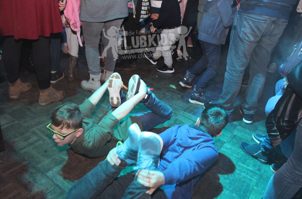 b15aClubKids die Familiendiskothek