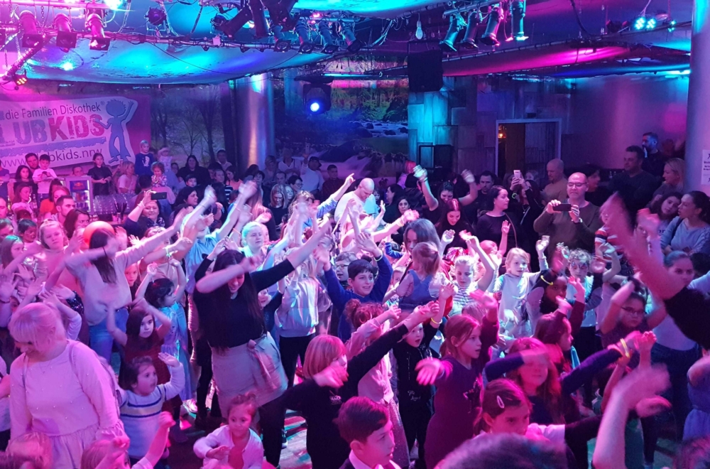 b2bClubKids die Familiendiskothek