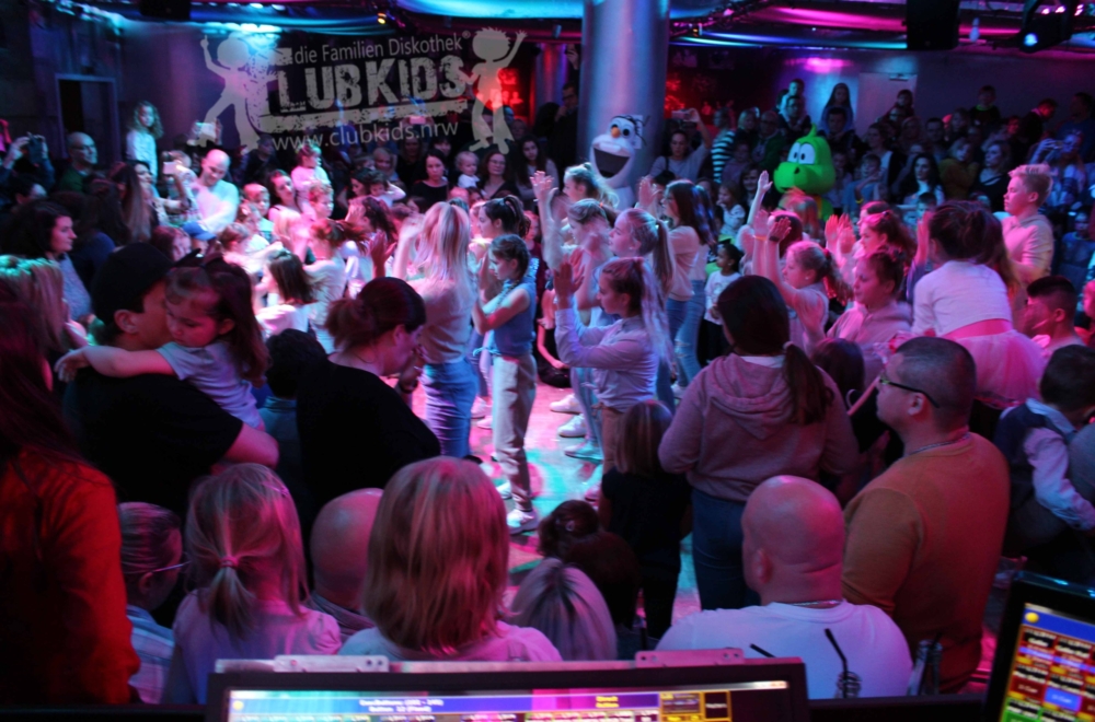 b32ClubKids die Familiendiskothek